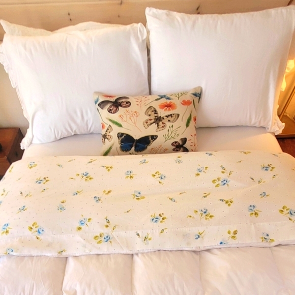 VINTAGE 70's Dbl Flat Sheet, Small Blue Rose Buds w/ Grn, Cot/poly Blend, 1pc - Picture 2 of 12